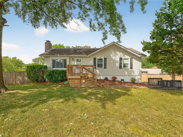 4217 E 42nd Street Way S, Independence, MO 64055