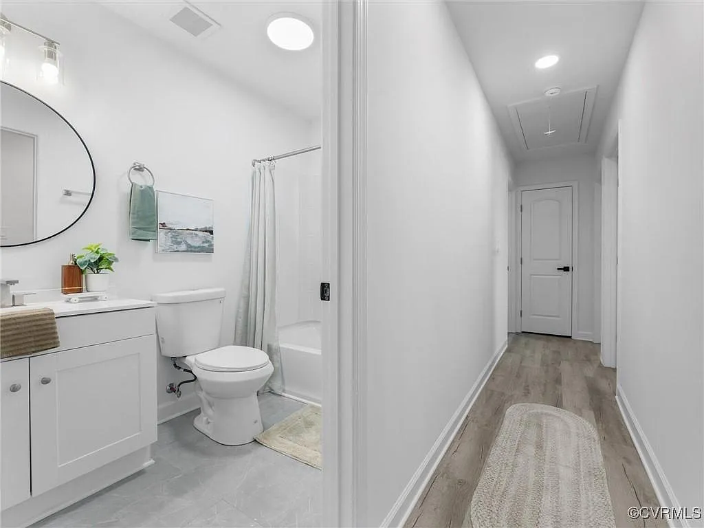 4 bed, 2.0 bath, 2200 sqft, $754 — Photo 2
