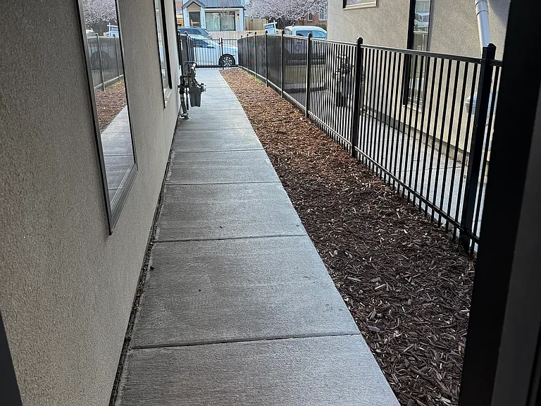 1406 Zenobia St — Photo 23