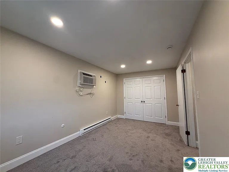 526 Broad St #3 — Photo 14