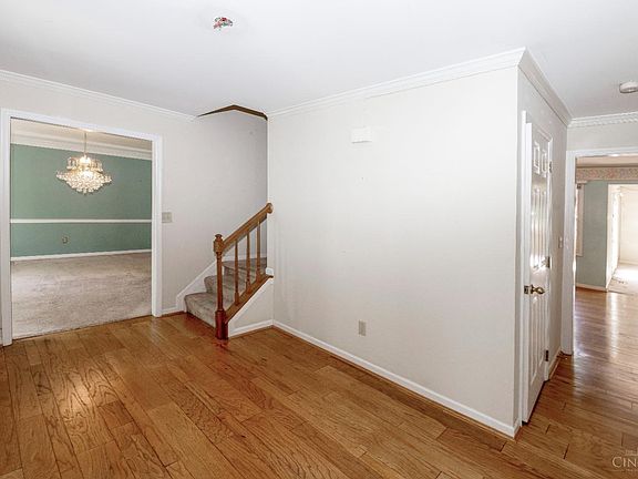 4th image of 825 Woodscene Ct