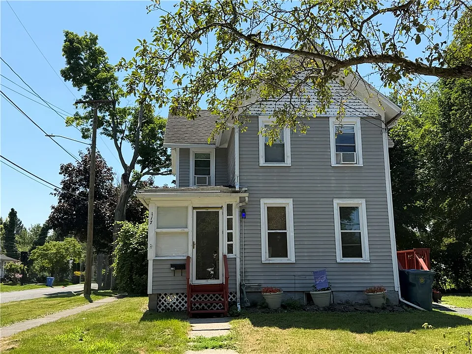 117 Pollard Ave #UPSTAIRS