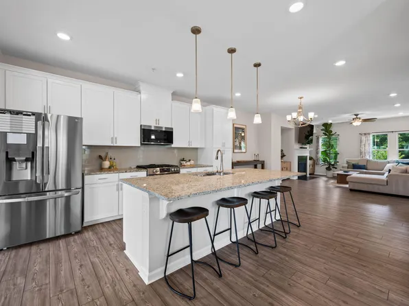 743 Brecklin Ln, Woodstock, GA 30188