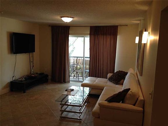 3rd image of 2005 SE 10th Ave APT 405