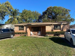 718 SW 10th St, Hallandale, FL 33009