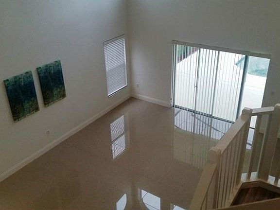 3rd image of 950 Lake Berkley Dr
