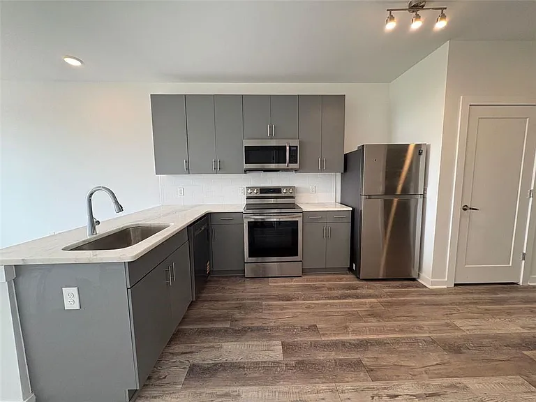 525 Parkway Dr NE #510 — Photo 9