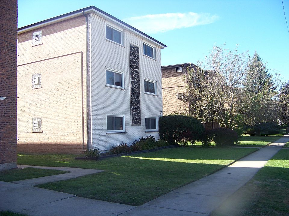 2nd image of 90 Yates Ave