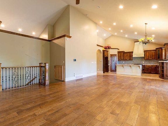 4th image of 1267 N Cedar Hollow Blvd