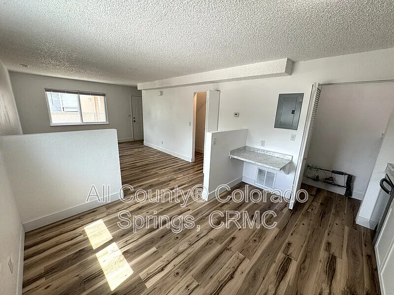 6676 Provincial Dr — Photo 6