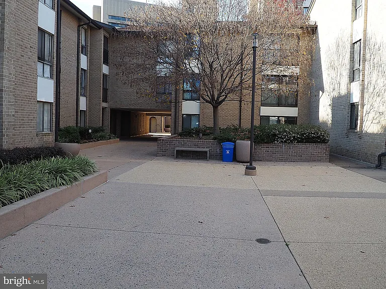 10 Monroe St #302 — Photo 15