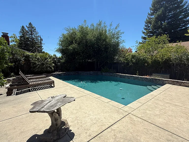 653 3rd St W — Photo 25
