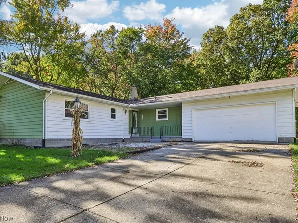 5758 Dailey Rd, Akron, OH 44319