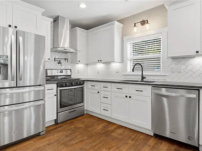 1375 Miller Reed Ave SE — Photo 4