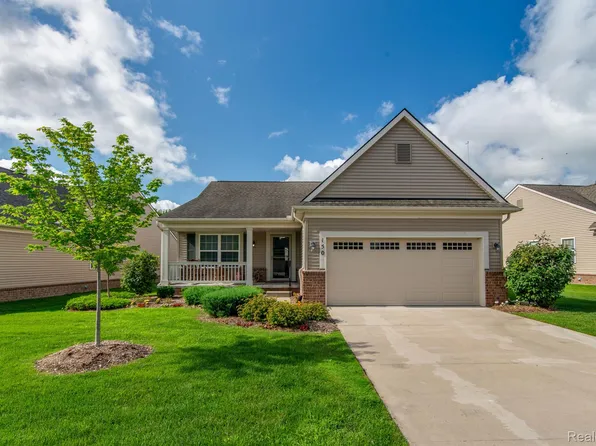 150 Crimson Ct #4, Oxford, MI 48371