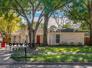 11218 Angelique Dr, Houston, TX 77065