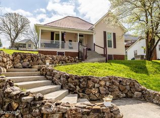 207 Loomis St, Tellico Plains, TN 37385