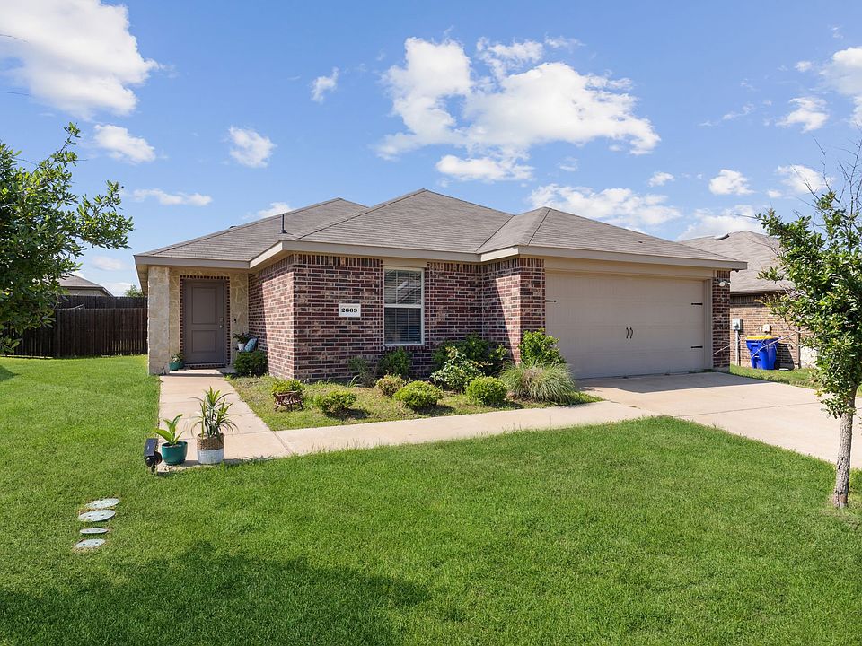 1st image of 2609 Henley Dr