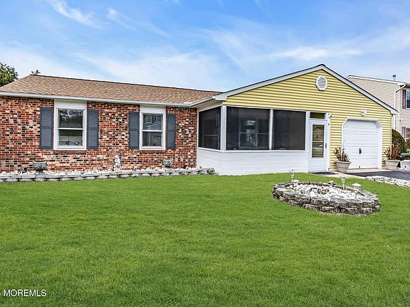 2nd image of 4 Evergreen Place