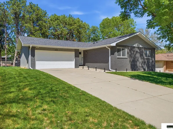 6424 Deerwood Dr, Lincoln, NE 68516