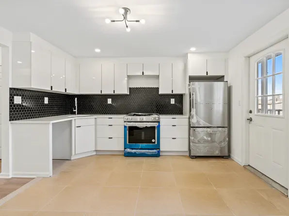 3-35 Grandview Avenue image 10 of 23