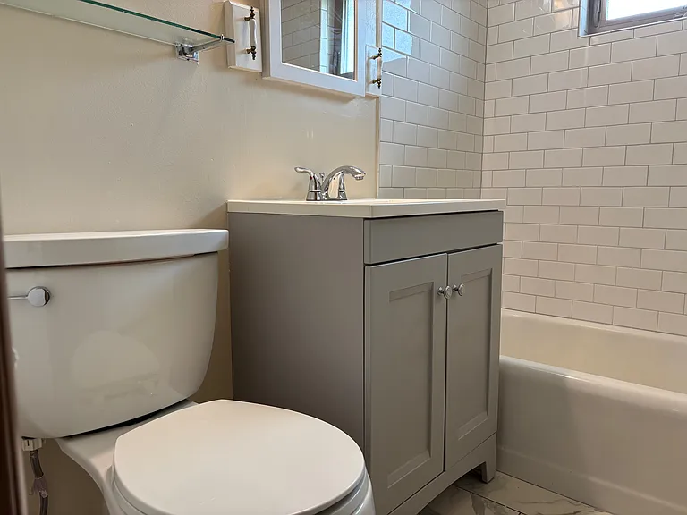 203 3rd Ave S #6 — Photo 9