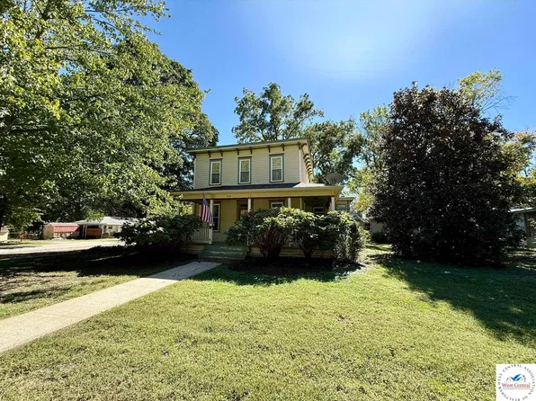 514 E Franklin St, Clinton, MO 64735