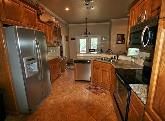 5th image of 3309 Vista Ln