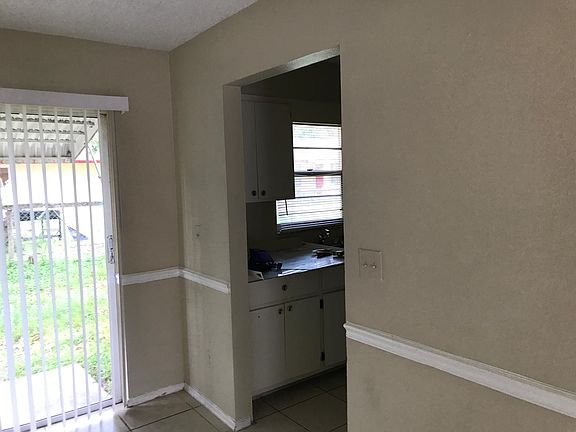 4th image of 4265 Desoto Ave APT A