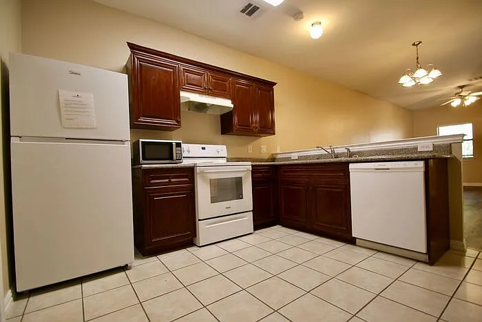 3116 S Cherry Ln — Photo 7