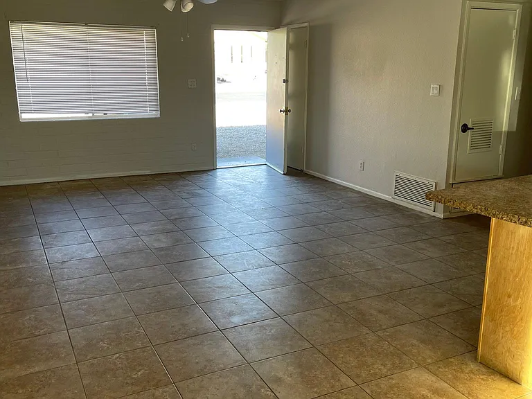1313 E Desert Cove Ave — Photo 8