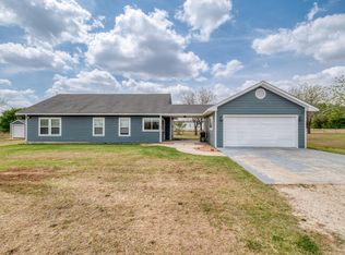 2950 County Road 484, Elgin, TX 78621