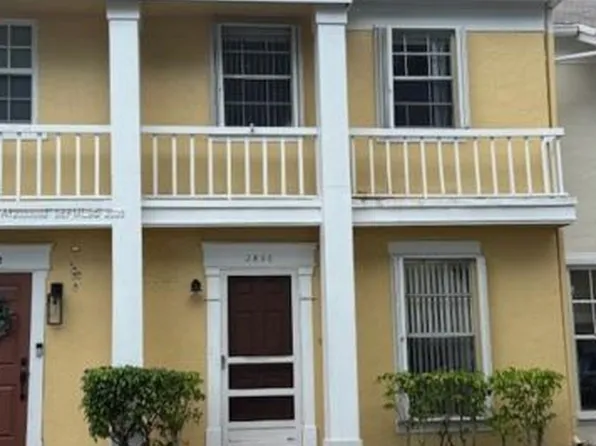 2856 Cambridge Ln, Hollywood, FL 33026