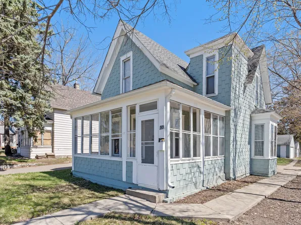 936 Duchess St, Saint Paul, MN 55106