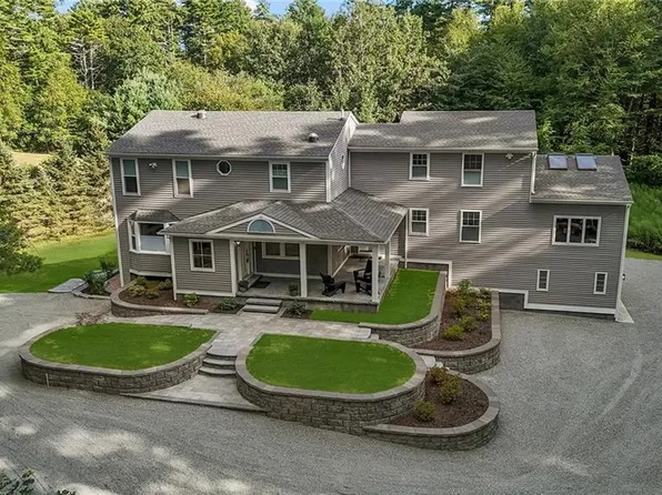 37 Dye Hill Rd, Hope Valley, RI 02832