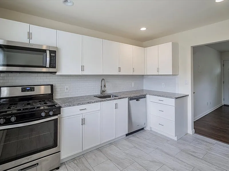 Forest Park Gardens Apartments — Photo 2