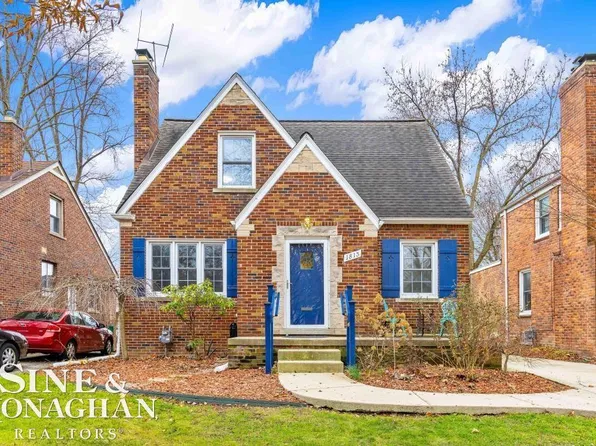 1813 Brys Dr, Grosse Pointe Woods, MI 48236