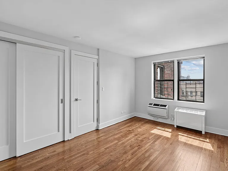 2400 Webb Ave #7K — Photo 7