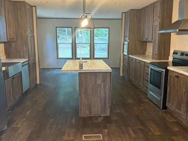 656 Mountain View Rd — Photo 4