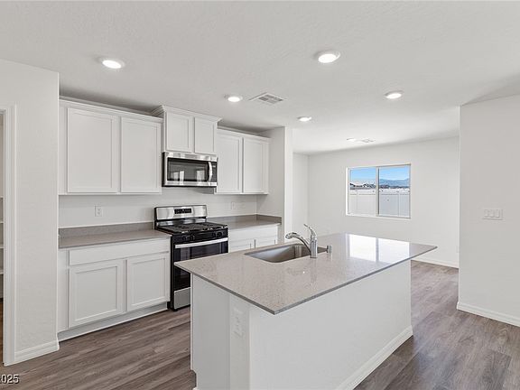 2nd image of 6764 Magnolia River Ave