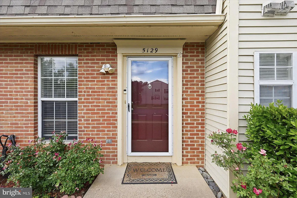 Building Photo - 5129 Dominion Dr