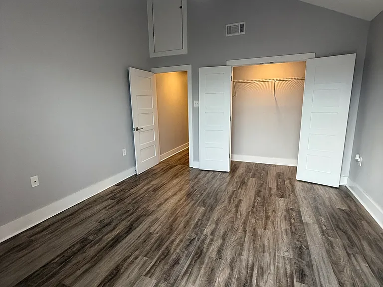 255 Papworth Ave — Photo 15