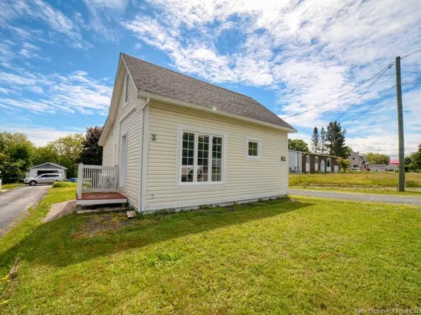 250 Raymond Ave, Bathurst, NB E2A 2V9