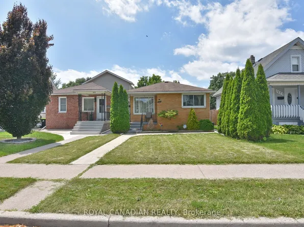 1635 Elsmere Ave, Windsor, ON N8X 4H5