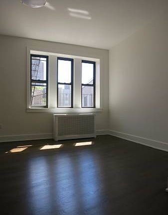 4th image of 8045 Kew Gardens Rd #402
