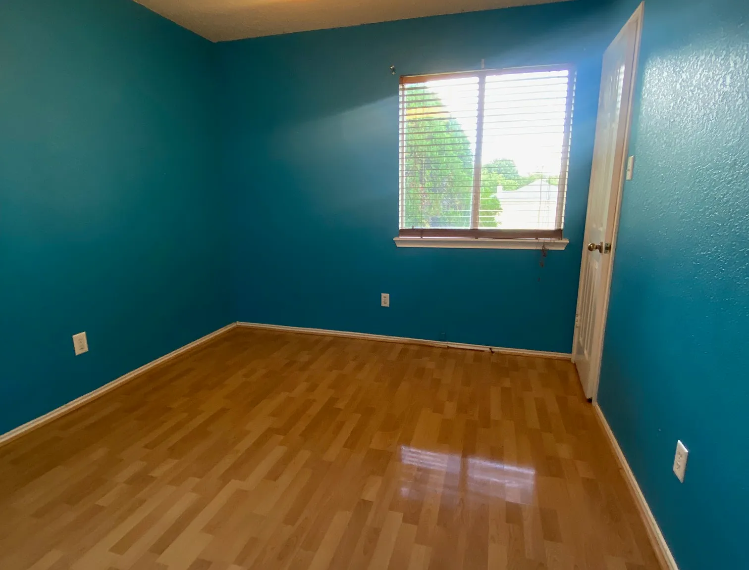 3 bed, 2.0 bath, 1307 sqft, $1,327 — Photo 4