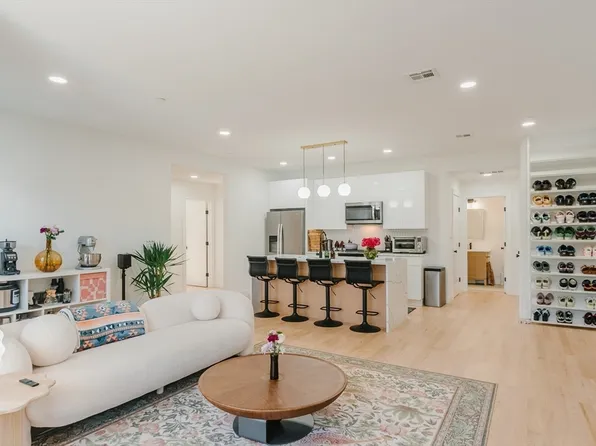 43 Withington St #7, Dorchester Center, MA 02124