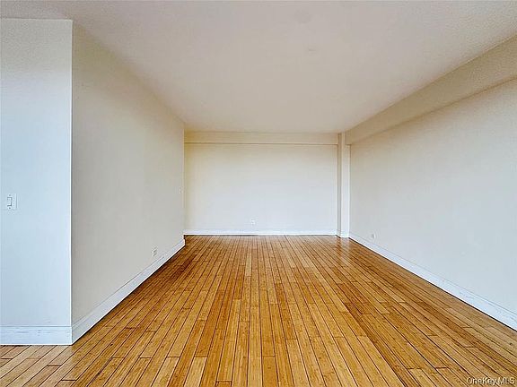 5th image of 880 Boynton Ave APT 18A