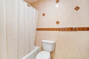 Rented by Avi Nash Associates