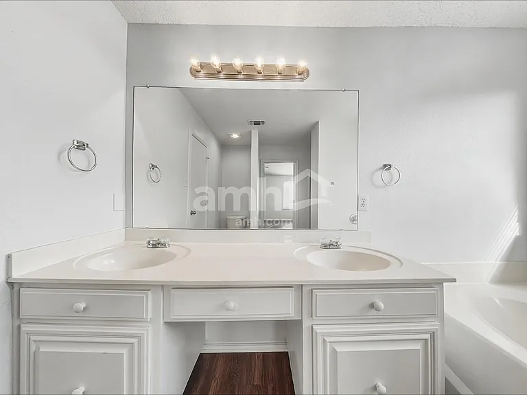 12229 Rolling Ridge Dr — Photo 12